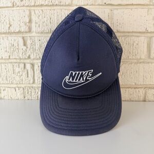 Nike Sportswear Classic 99 Trucker Hat Embroidered Logo Cap Mesh 6 panels Navy